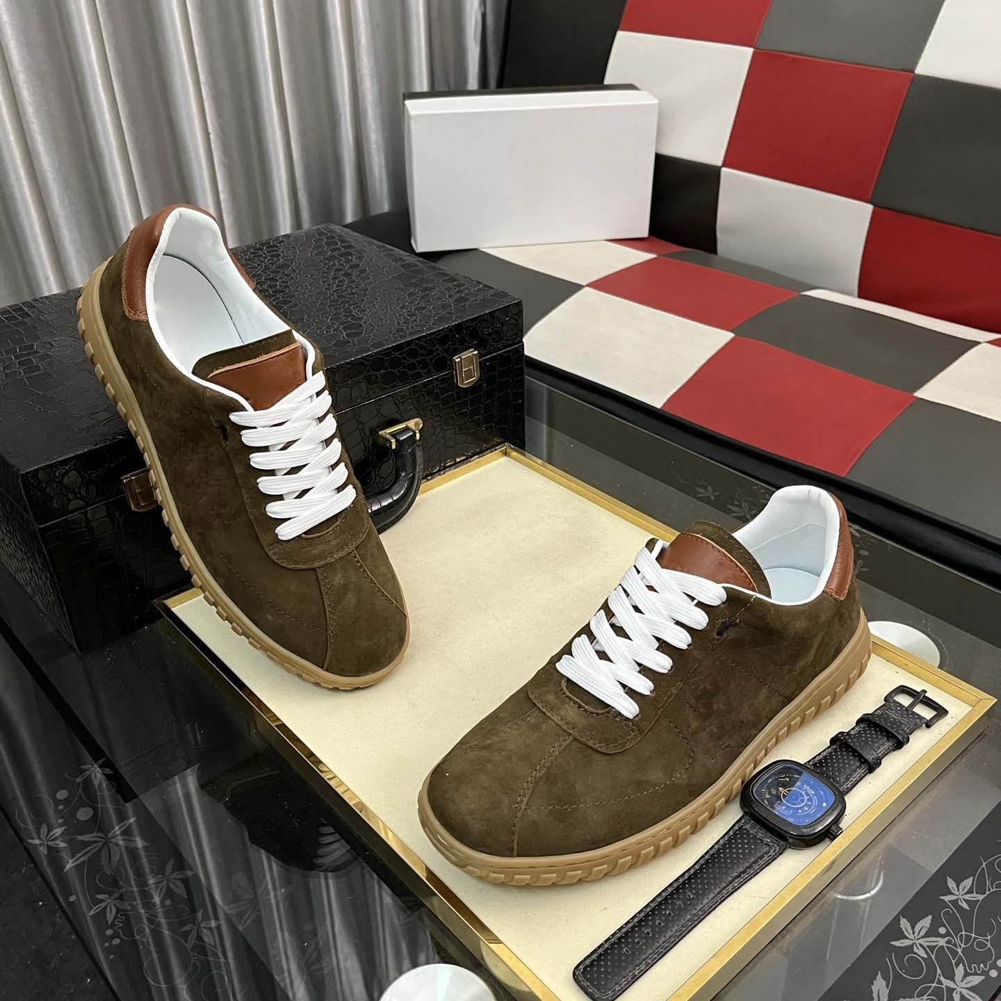 Damen Sneaker Weiches Wildleder Elegante Leder Akzente