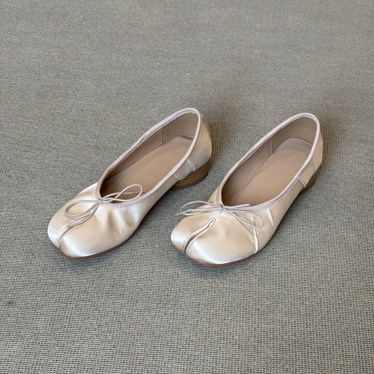 Damen Ballerinas aus Satin Weich Modern