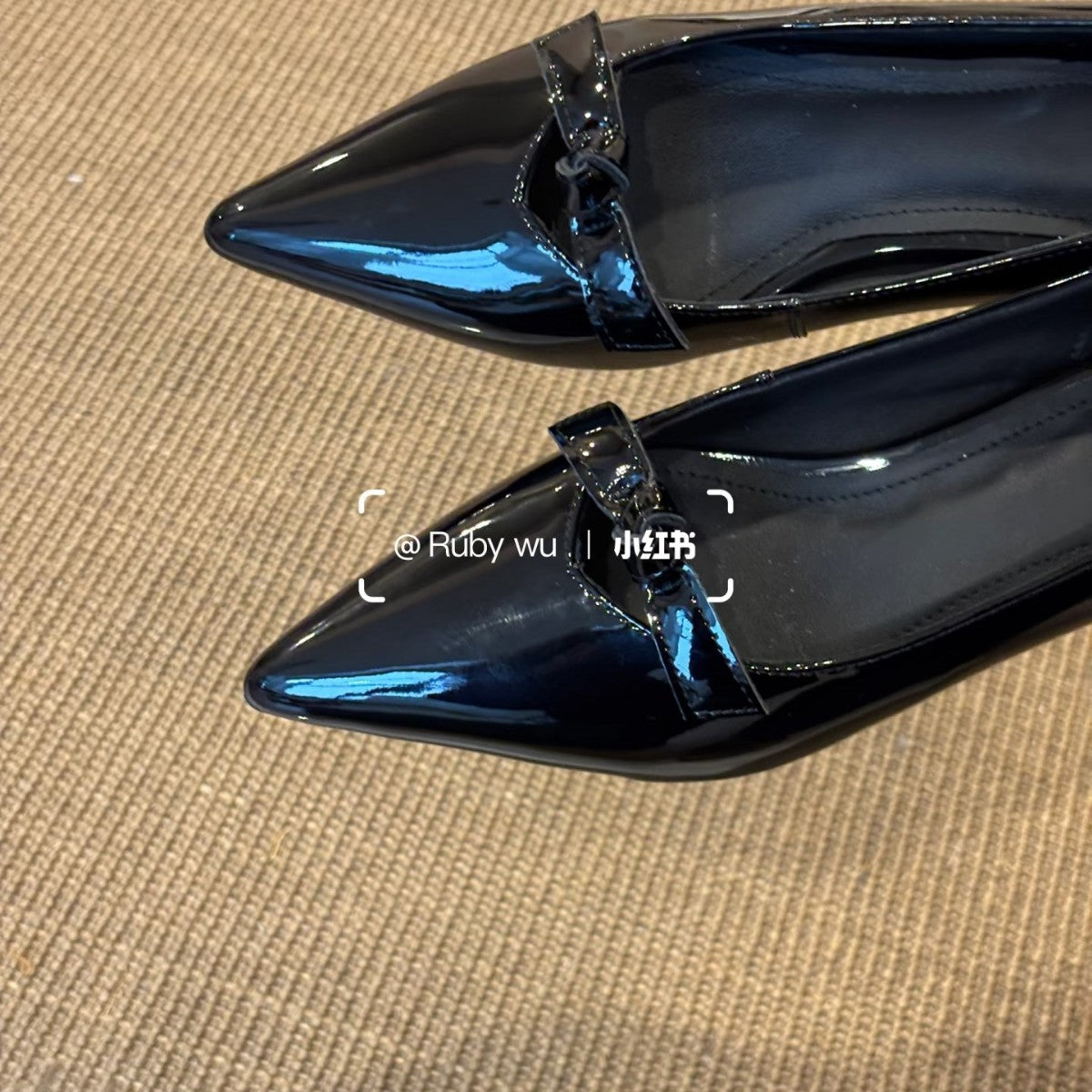 Damen Pumps mit Schleife Lackleder