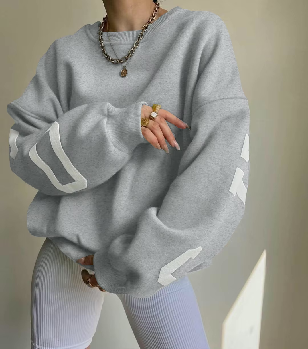 CityPulse Oversized Sweater Damen grau mit CHICAGO Print
