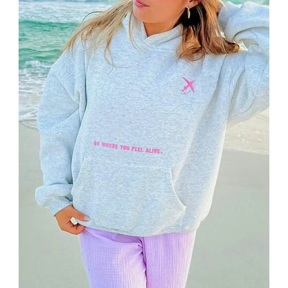 Detailansicht Rückseite grauer Hoodie mit buntem Print
