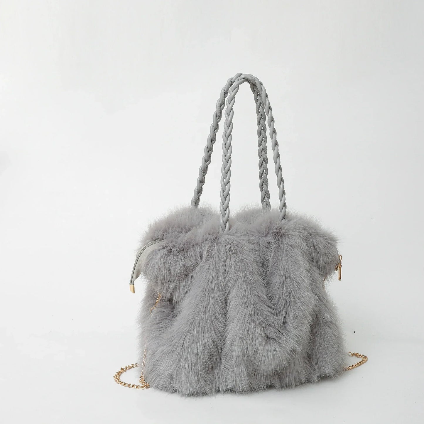 graue teddy handtasche mit weicher struktur und kettenriemen