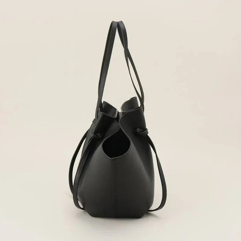 Avoria Tote Bag in Schwarz aus veganem Leder
