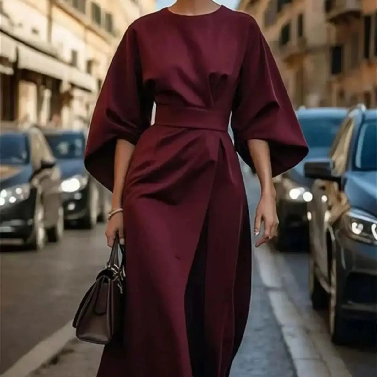 Bordeauxrotes Midi Kleid mit Gürtel und femininer Passform