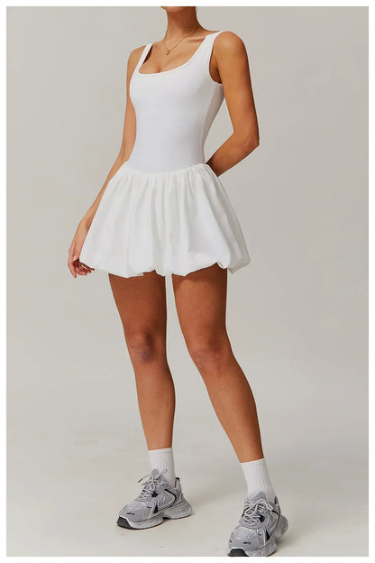 Damen Sport-Outfit Einteiler mit Rocklook und Shorts