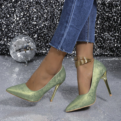 hellgrüne Satin Pumps mit goldenen Absätzen in eleganter Jacquard-Struktur
