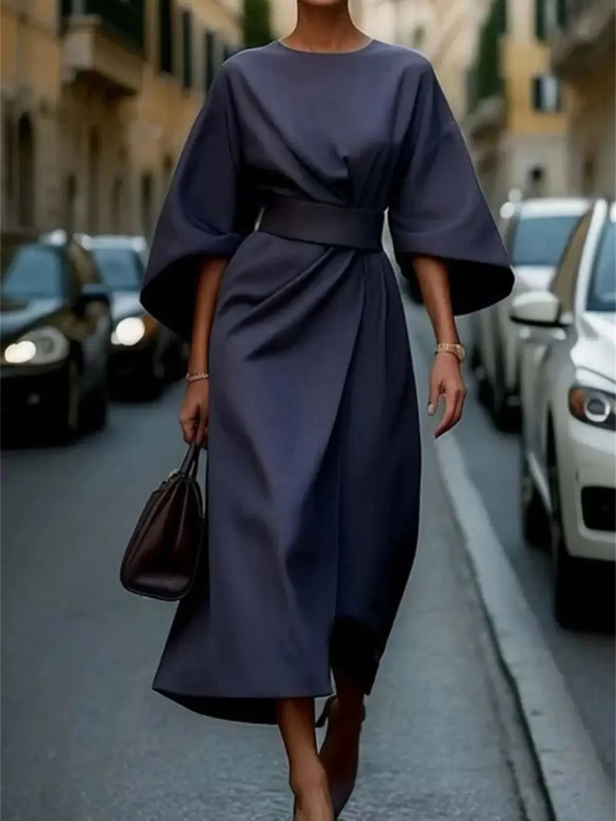 Marineblaues Midi Kleid mit A-Linien-Schnitt und Statement-Ärmeln