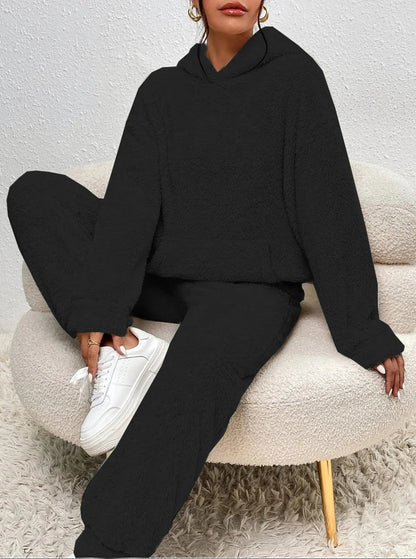 Schwarzer Teddyfleece Hausanzug mit Kapuze
