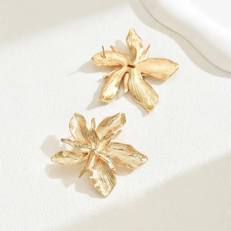 Goldene Blumen Ohrringe Silberner Schmuck