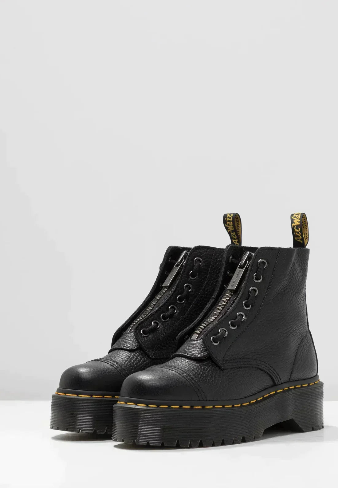Rebel Stride Plateau-Stiefel – Profilansicht mit Sohle