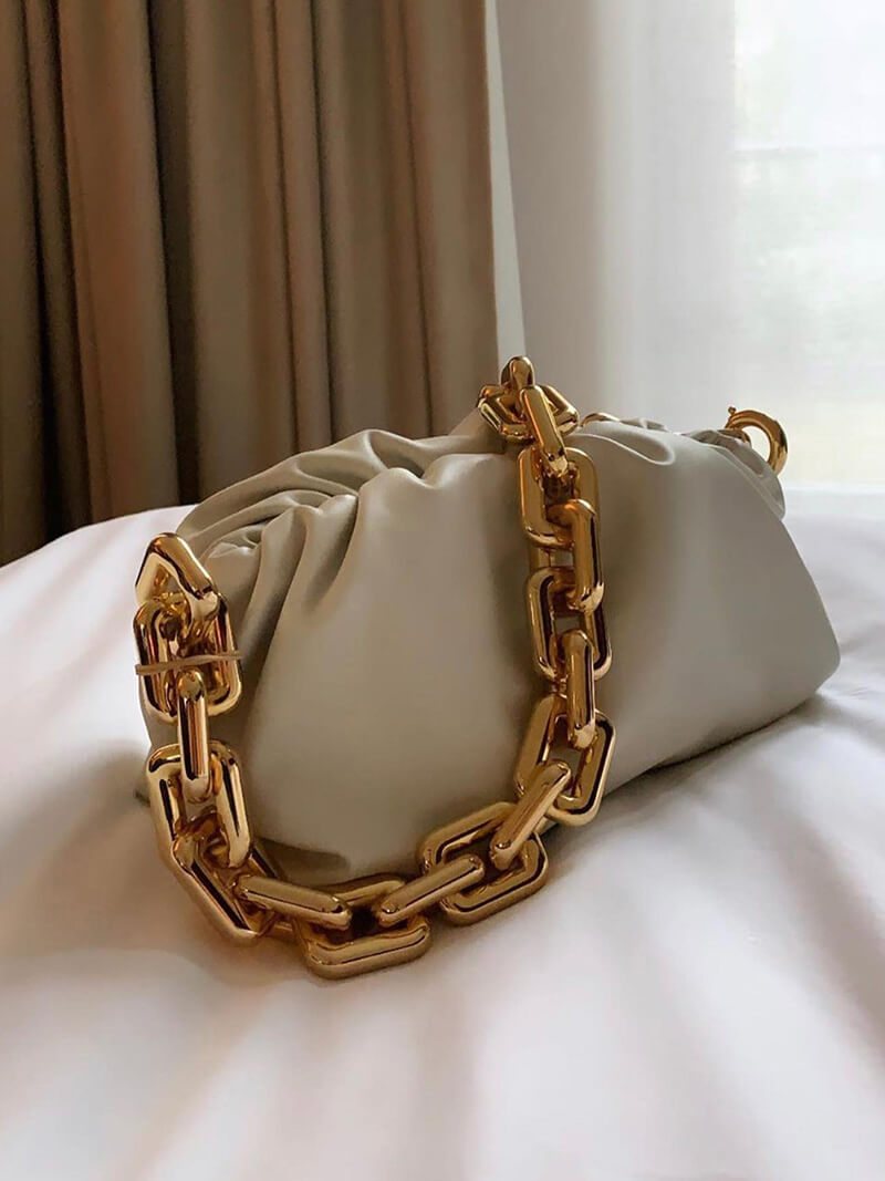 Damen-Tasche Modern Metallic mit Gold-Kette