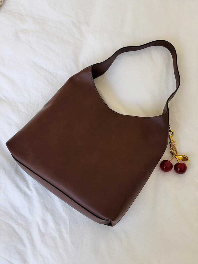 Damen-Tasche Kirschanhänger Leder Zeitlos