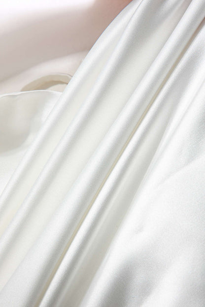 Damen aus Satin mit Schnürträgern und Knoten