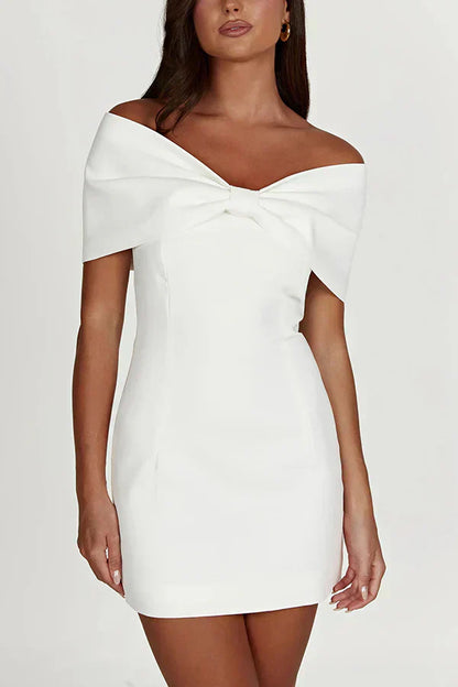 Ohne-Schultern-Minikleid mit Schleifen-Details