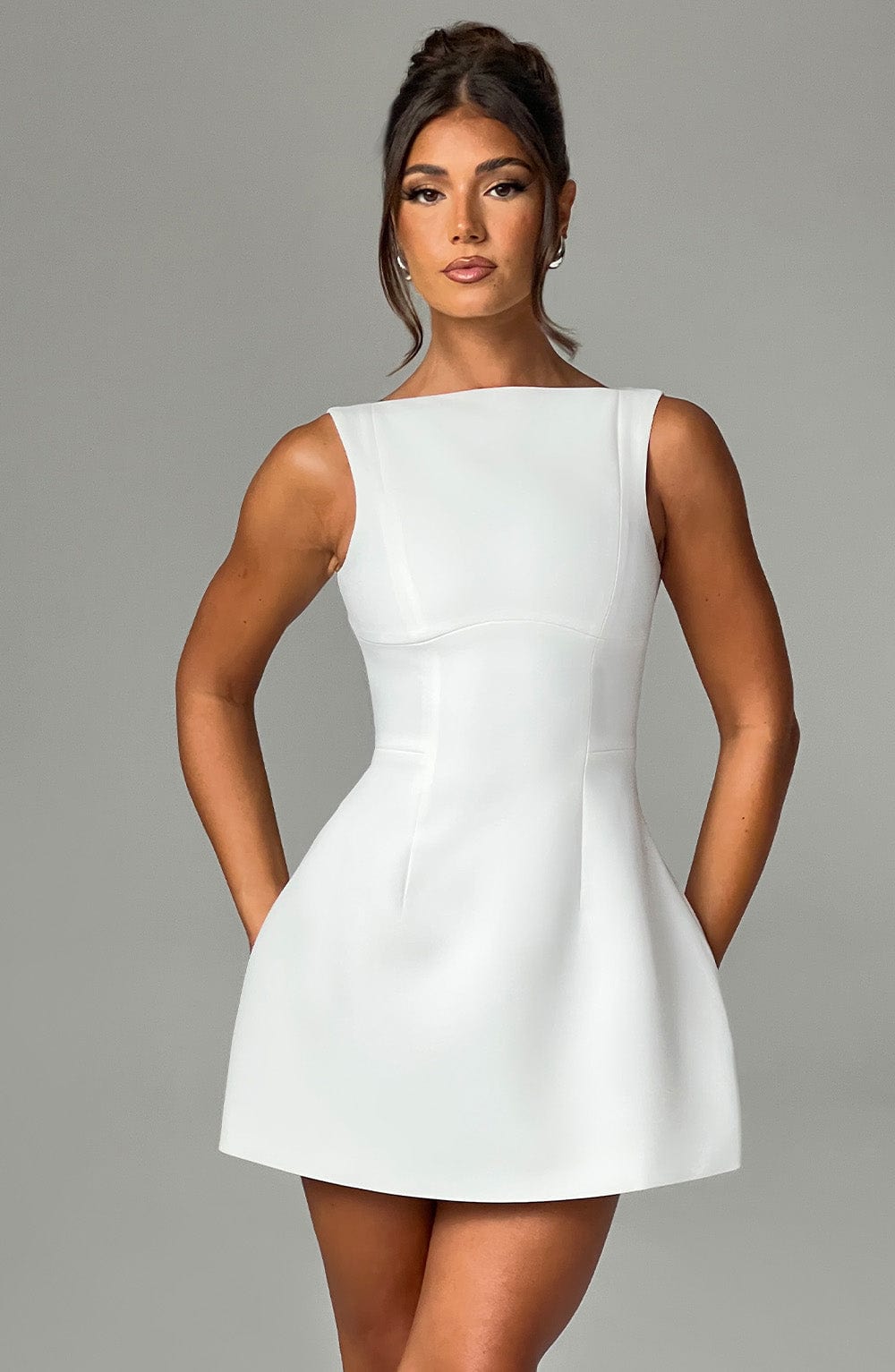 es Damen Minikleid Elegant Rückenausschnitt Kurz