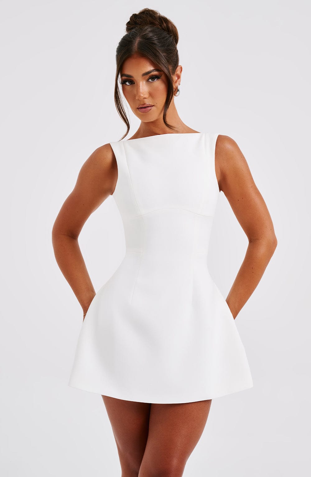 es Damen Minikleid Elegant Rückenausschnitt Kurz