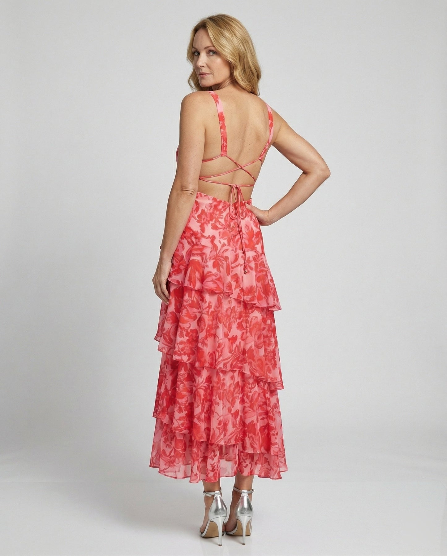 Damen Maxikleid mit Rüschen und tiefem Dekolleté