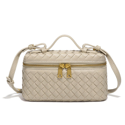 Geflochtene Frauen Crossbody Tasche mit goldenen Details