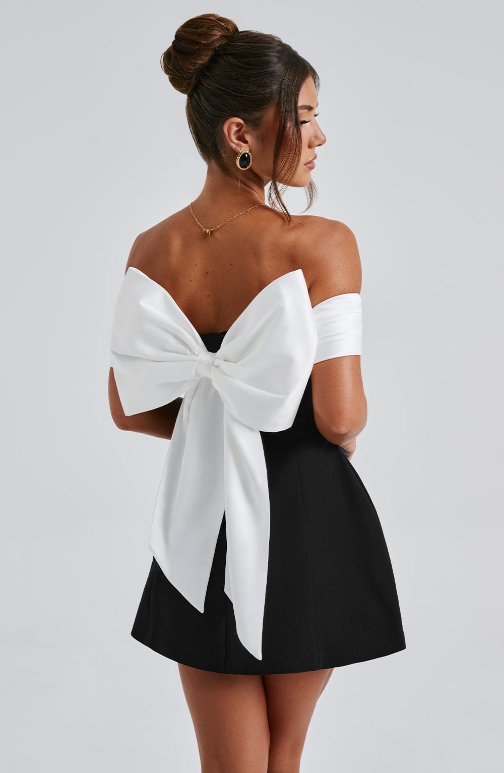 Damen Minikleid Schulterfrei Kontrast Oberteil Sommer