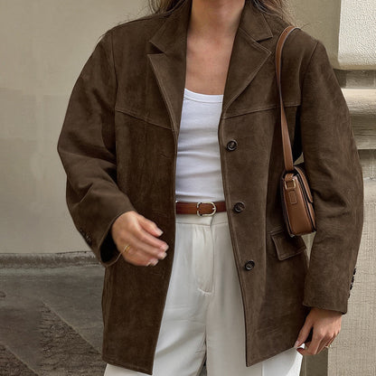 Detailansicht Kragen und Stoff der Veloura Chic Jacke
