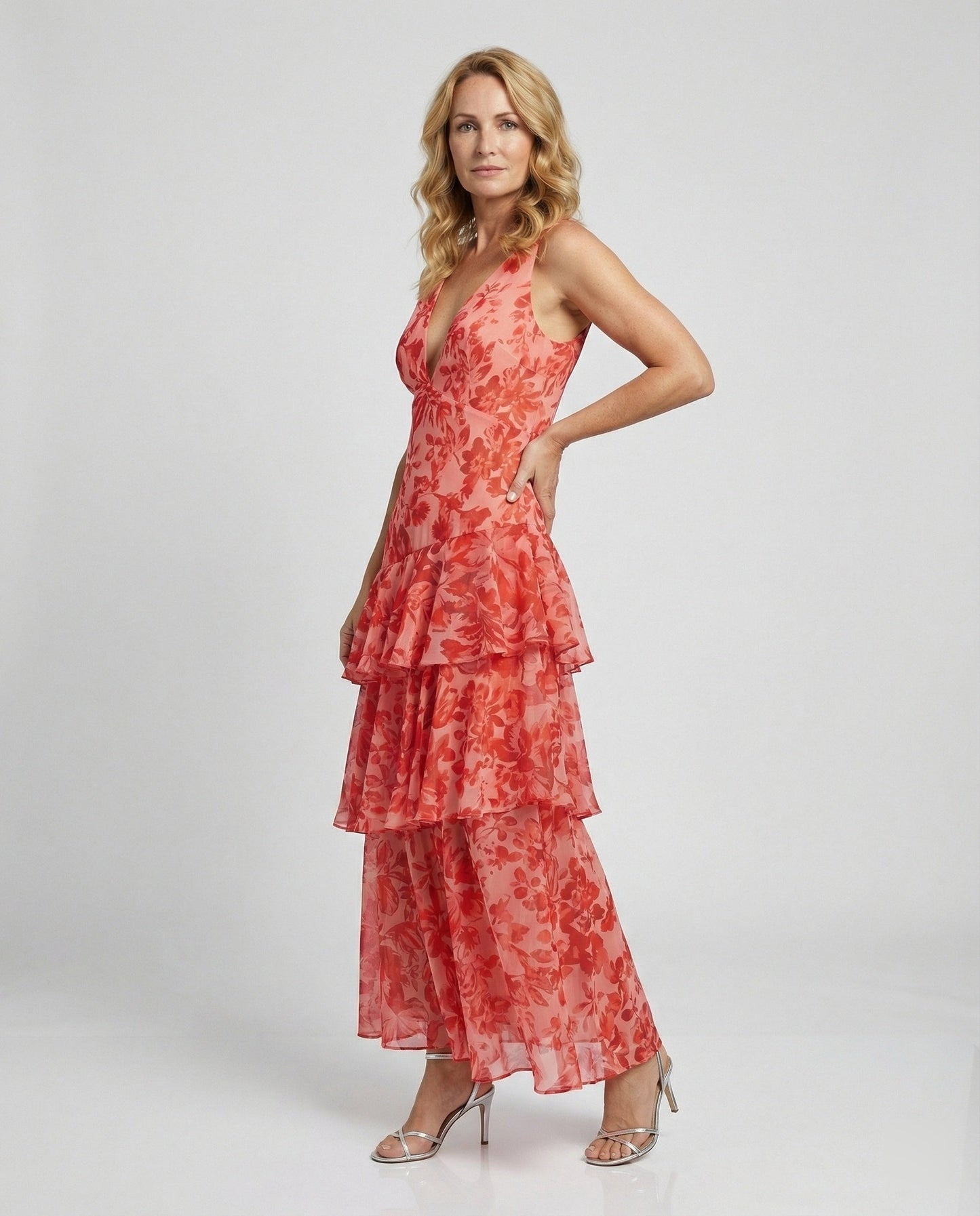 Damen Maxikleid mit Rüschen und tiefem Dekolleté