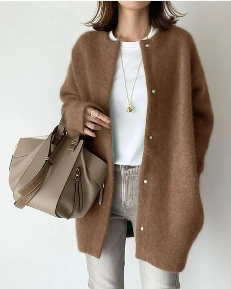 Evelaine Cardigan in Braun – zeitloser Cardigan für den Alltag
